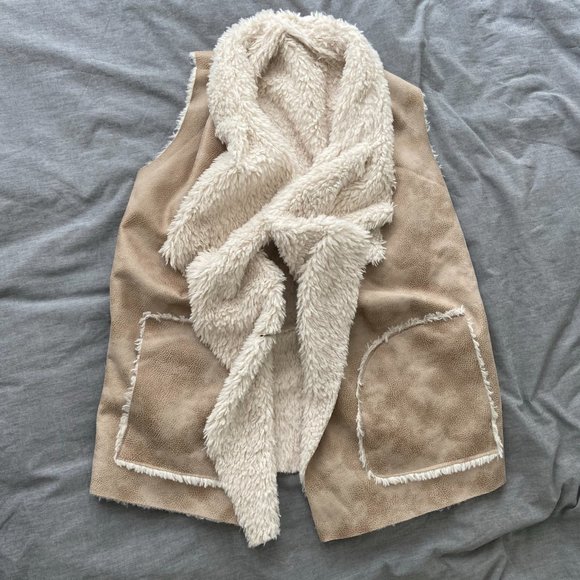 Zara Faux Fur, Faux Suede Vest - Picture 2 of 6